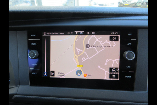Volkswagen Transporter 2.0 TDI L2H1 airco navigatie trekhaak