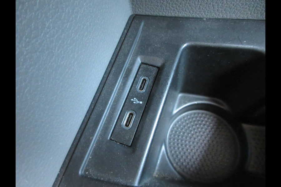 Volkswagen Transporter 2.0 TDI L2H1 airco navigatie trekhaak