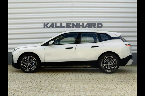 BMW iX xDrive50 - 112 kWh - Luchtvering - Active Steering - Driving Ass Prof