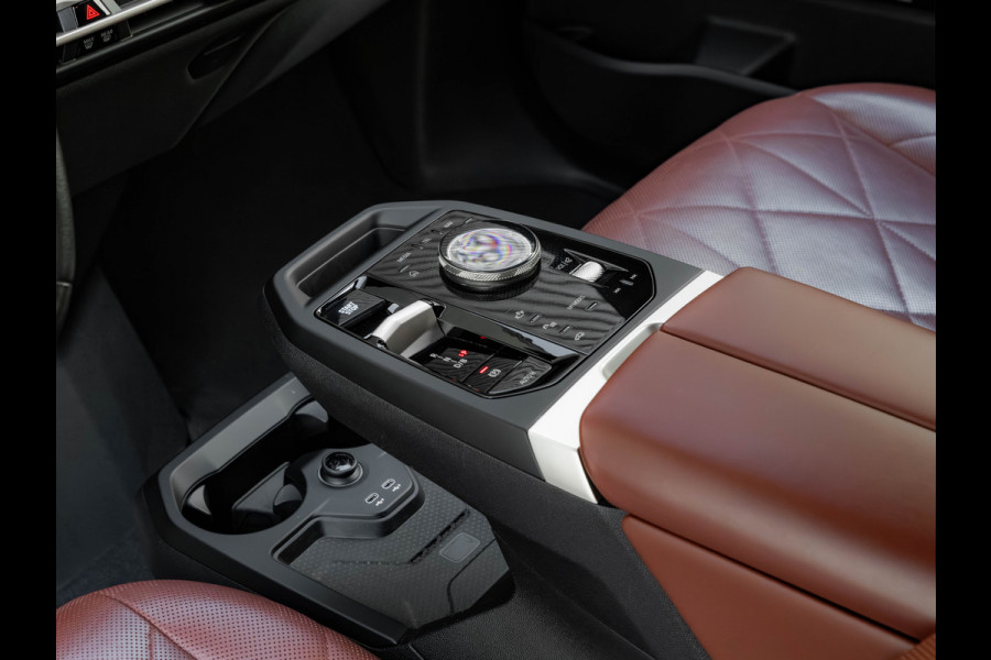 BMW iX xDrive50 - 112 kWh - Luchtvering - Active Steering - Driving Ass Prof