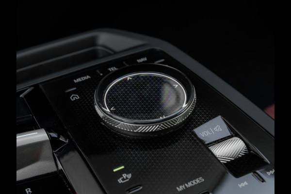 BMW iX xDrive50 - 112 kWh - Luchtvering - Active Steering - Driving Ass Prof