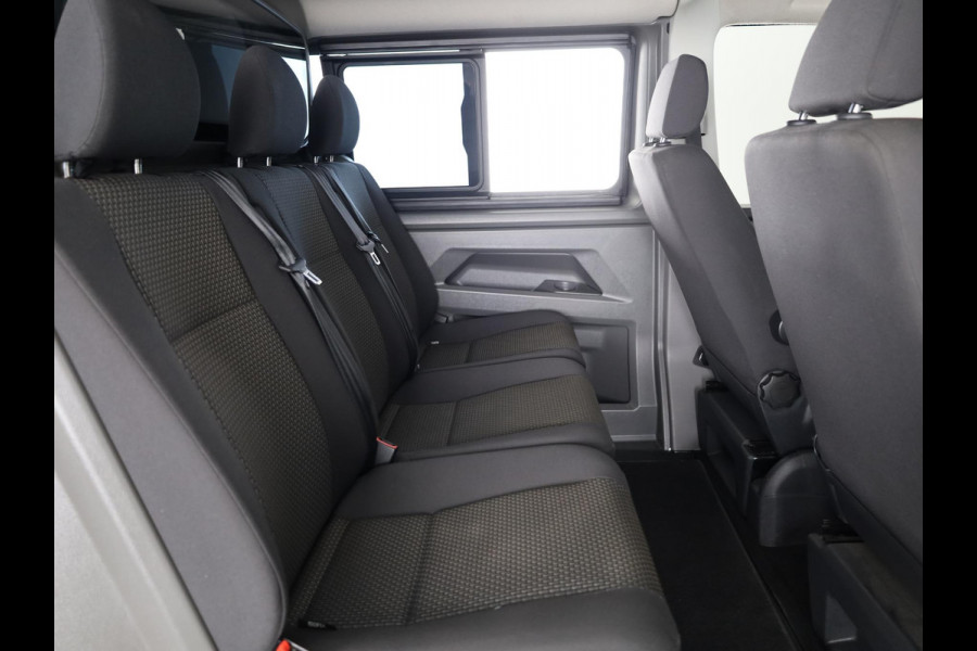 Volkswagen Transporter 2.0 TDI L2H3 28 Bulli 150 PK DSG (Automaat) | Dubbele cabine | Trekhaak | Parkeercamera |