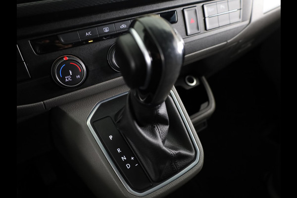 Volkswagen Transporter 2.0 TDI L2H3 28 Bulli 150 PK DSG (Automaat) | Dubbele cabine | Trekhaak | Parkeercamera |