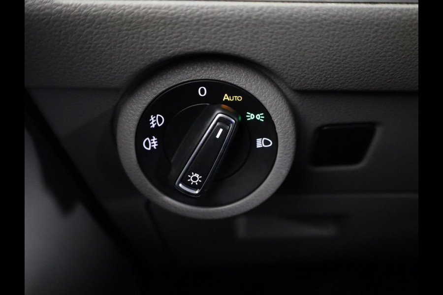Volkswagen Transporter 2.0 TDI L2H3 28 Bulli 150 PK DSG (Automaat) | Dubbele cabine | Trekhaak | Parkeercamera |