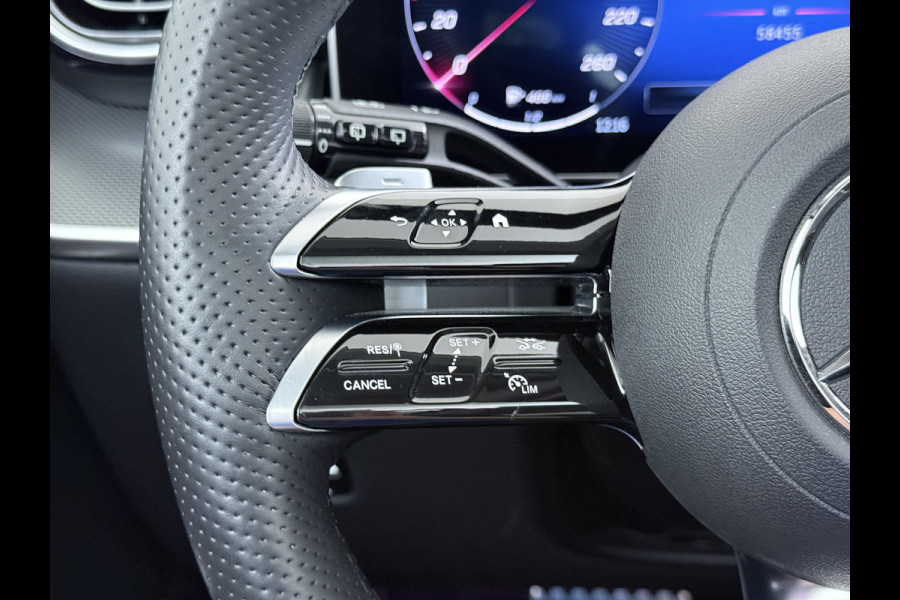 Mercedes-Benz GLC 400e 4Matic AMG 381pk // Panorama dak // Trekhaak // Rijassistentiepakket // Distronic // 360 Camera // 20" AMG // Carplay