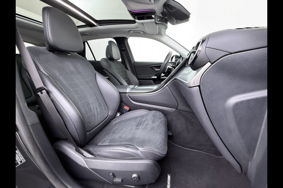 Mercedes-Benz GLC 400e 4Matic AMG 381pk // Panorama dak // Trekhaak // Rijassistentiepakket // Distronic // 360 Camera // 20" AMG // Carplay