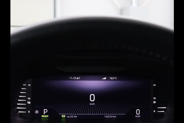 Škoda Superb 1.4 TSI iV Business Edition | SOH 87,2% | Camera | Carplay | Full LED | Digital Cockpit | Navigatie | Climate control | Cruise control | Bluetooth | Parkeerhulp | PHEV | Plug In