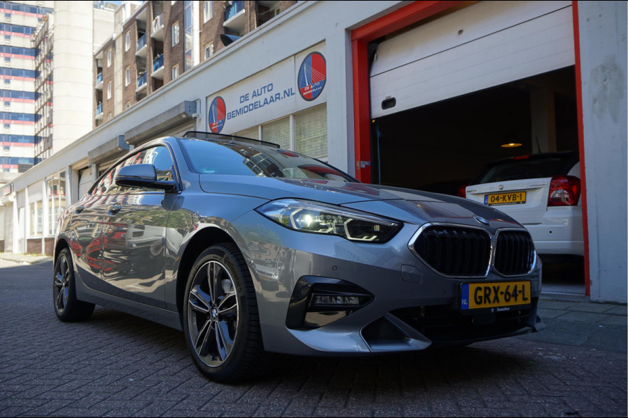 BMW 2 Serie Gran Coupé 218i | Panoramadak | Leer | Sportstoelen | M-Sport accenten | Verwarmd Sportstuur | Stoelverwarming | BMW onderhouden | 2/2026 beurt gehad |