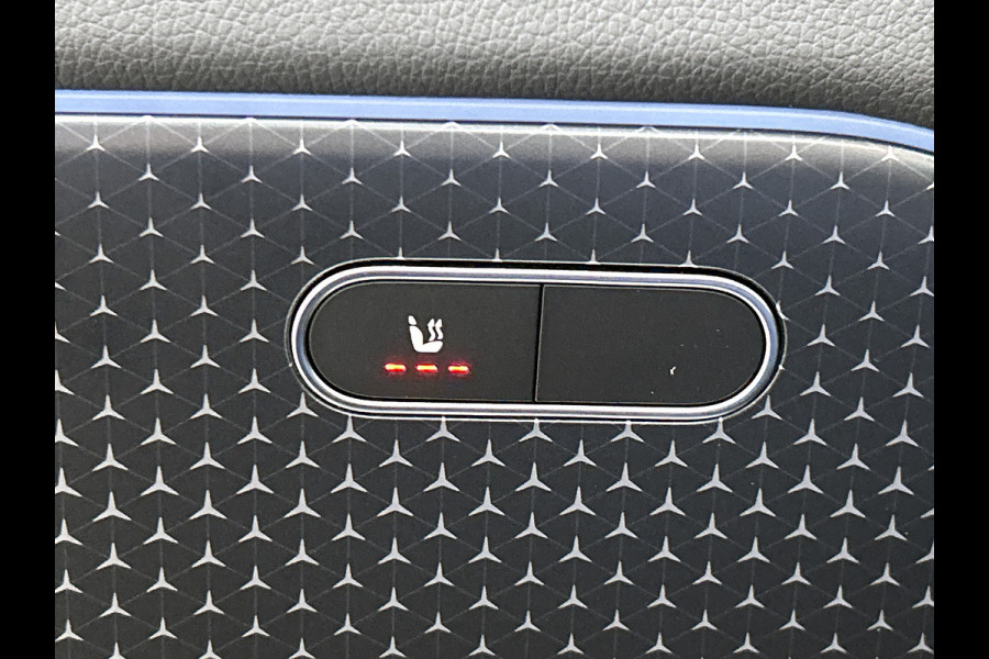 Mercedes-Benz EQA 250+ Business Solution Luxury 71 kWh | Trekhaak | Sierdelen in Star Pattern | Warmtewerend, donkergetint glas | Smartphone integratie | Panoramaschuifdak | 18 inch multispaakse lichtmetalen velgen |