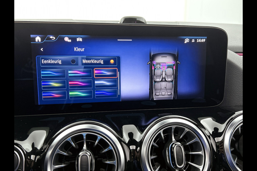 Mercedes-Benz EQA 250+ Business Solution Luxury 71 kWh | Trekhaak | Sierdelen in Star Pattern | Warmtewerend, donkergetint glas | Smartphone integratie | Panoramaschuifdak | 18 inch multispaakse lichtmetalen velgen |
