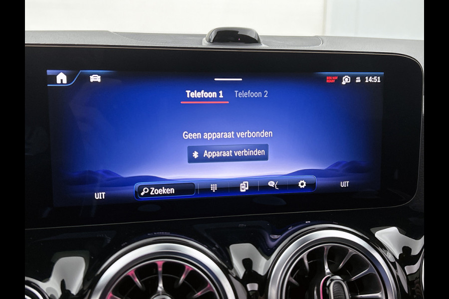 Mercedes-Benz EQA 250+ Business Solution Luxury 71 kWh | Trekhaak | Sierdelen in Star Pattern | Warmtewerend, donkergetint glas | Smartphone integratie | Panoramaschuifdak | 18 inch multispaakse lichtmetalen velgen |