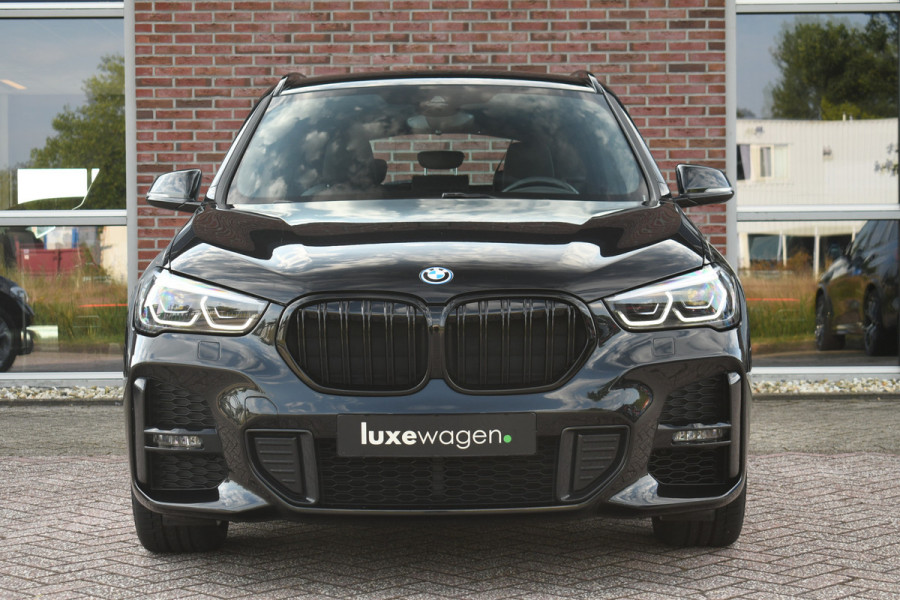 BMW X1 xDrive25e 220pk M-Sport Leder Stuurverw LED El-klep DAB BTW-auto!