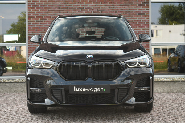 BMW X1 xDrive25e 220pk M-Sport Leder Stuurverw LED El-klep DAB BTW-auto!