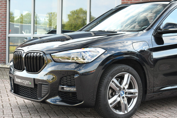 BMW X1 xDrive25e 220pk M-Sport Leder Stuurverw LED El-klep DAB BTW-auto!