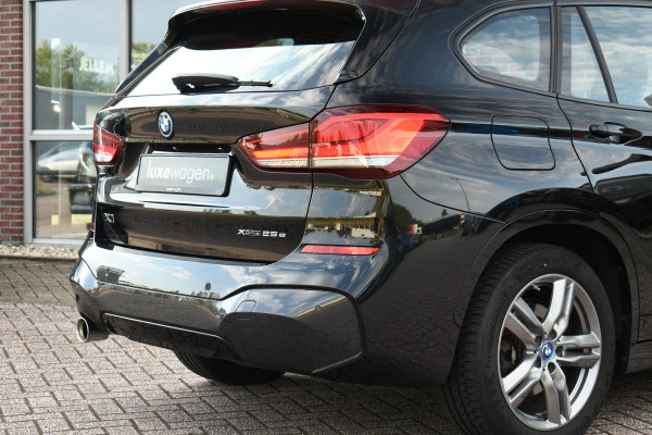 BMW X1 xDrive25e 220pk M-Sport Leder Stuurverw LED El-klep DAB BTW-auto!