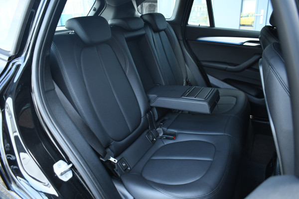 BMW X1 xDrive25e 220pk M-Sport Leder Stuurverw LED El-klep DAB BTW-auto!
