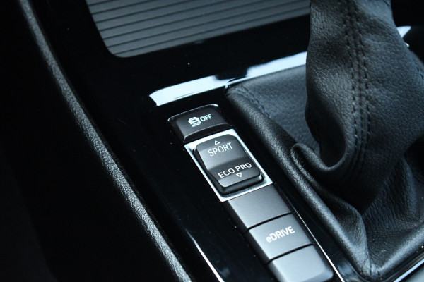 BMW X1 xDrive25e 220pk M-Sport Leder Stuurverw LED El-klep DAB BTW-auto!