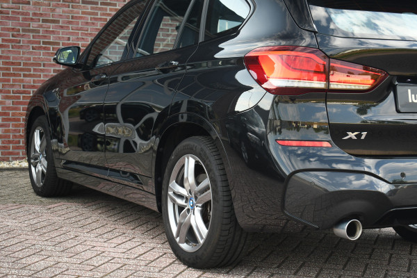 BMW X1 xDrive25e 220pk M-Sport Leder Stuurverw LED El-klep DAB BTW-auto!