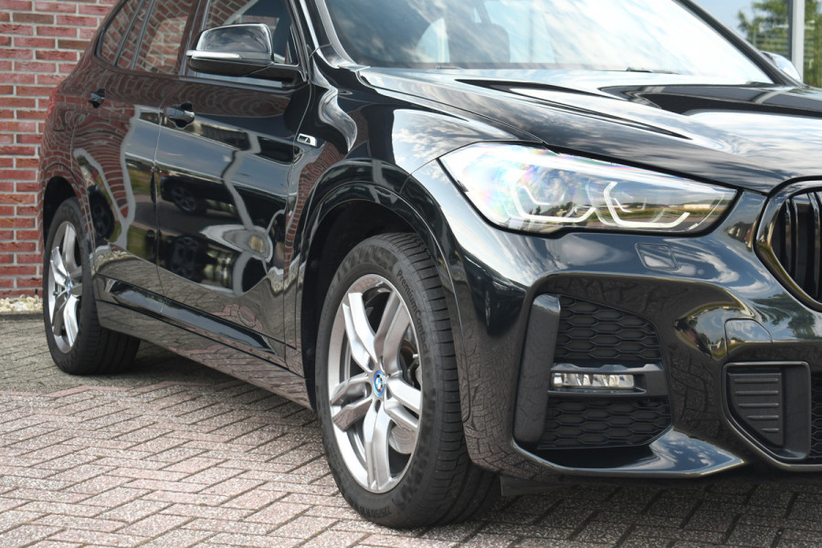 BMW X1 xDrive25e 220pk M-Sport Leder Stuurverw LED El-klep DAB BTW-auto!