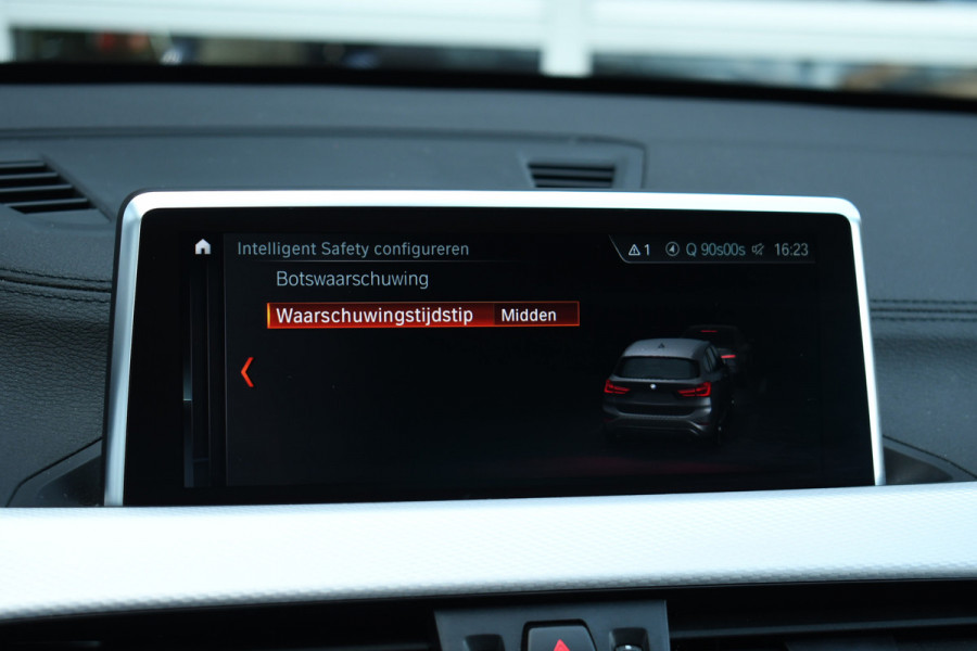 BMW X1 xDrive25e 220pk M-Sport Leder Stuurverw LED El-klep DAB BTW-auto!