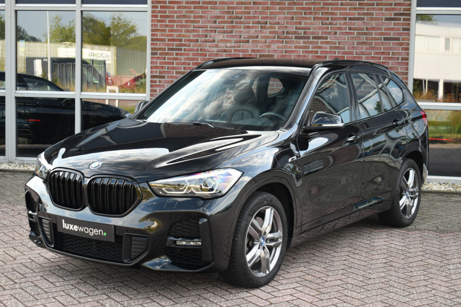 BMW X1 xDrive25e 220pk M-Sport Leder Stuurverw LED El-klep DAB BTW-auto!