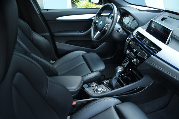 BMW X1 xDrive25e 220pk M-Sport Leder Stuurverw LED El-klep DAB BTW-auto!