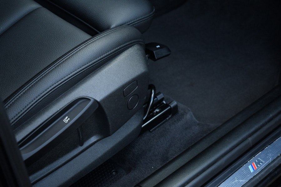 BMW X1 xDrive25e 220pk M-Sport Leder Stuurverw LED El-klep DAB BTW-auto!
