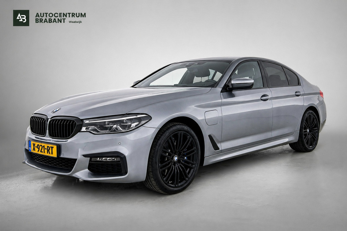 BMW 5 Serie 530e iPerformance High Executive M-Sport | 252PK | Dealer onderH | Sfeerverl | Head-up | StoelverW | Camera | Carplay