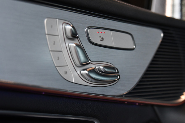 Mercedes-Benz EQC 400 4MATIC AMG-Line 80 kWh, Pano, Memory, Burmester, 360, Keyless, Leder!