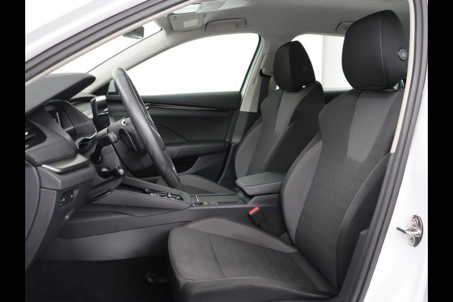 Škoda Octavia 1.4 TSI iV PHEV Business Edition | Adaptive cruise | Stuurverwarming | Carplay | Navigatie | Keyless | Full LED | Virtual Cockpit | Parkeerhulp | Climate control | Plug In