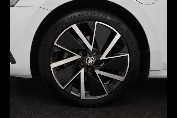 Škoda Octavia 1.4 TSI iV PHEV Business Edition | Adaptive cruise | Stuurverwarming | Carplay | Navigatie | Keyless | Full LED | Virtual Cockpit | Parkeerhulp | Climate control | Plug In