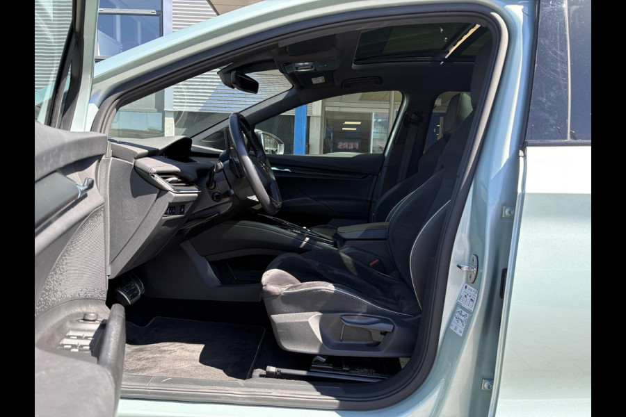 Škoda ENYAQ iV 80 Sportline | Panoramadak | Wegklapbare Trekhaak | Achteruitrijcamera | 21 Inch |