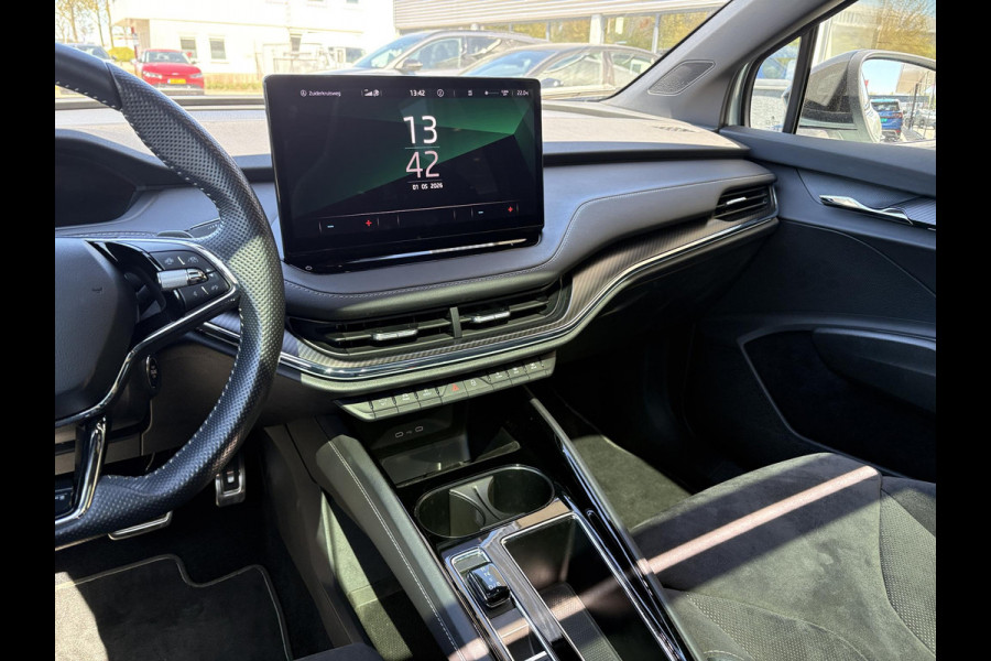 Škoda ENYAQ iV 80 Sportline | Panoramadak | Wegklapbare Trekhaak | Achteruitrijcamera | 21 Inch |