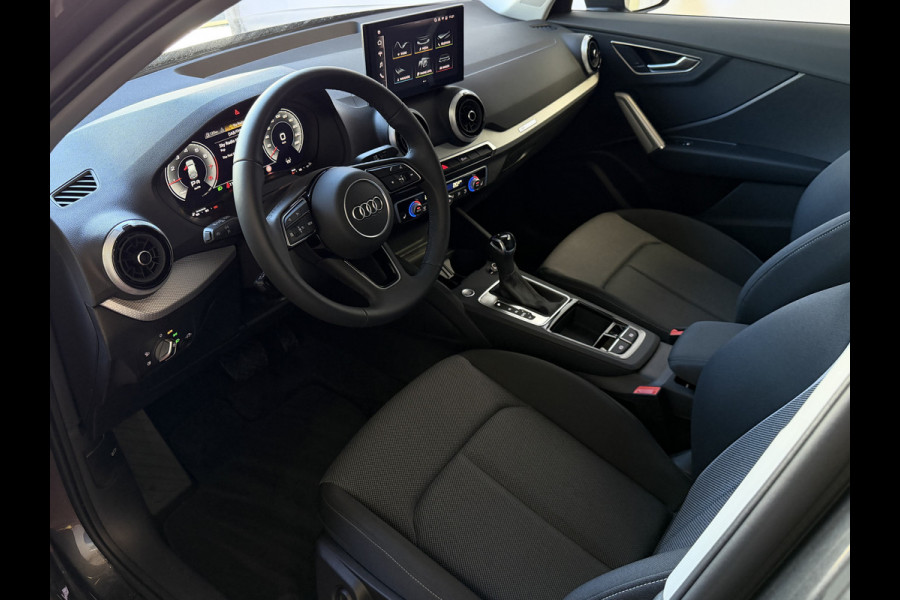 Audi Q2 35 TFSI 1.5 S-LINE ✅ 2026 ✅150PK VIR.COCKPIT ELEK.KLEP TOUCHSCREEN CARPLAY NAVI CAMERA MATRIX LED STOELVERW. PDC KEYLESS 2026 S-EDITION