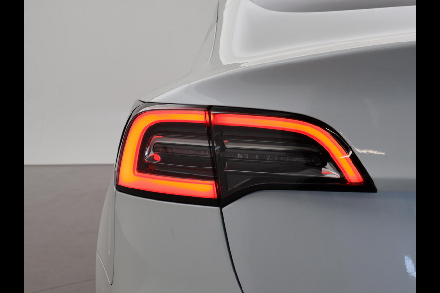 Tesla Model 3 LONG RANGE AWD 75 kWh + CARBON DASHBOARDINLEG | ZWART LEDER | STOELVERW. V+A