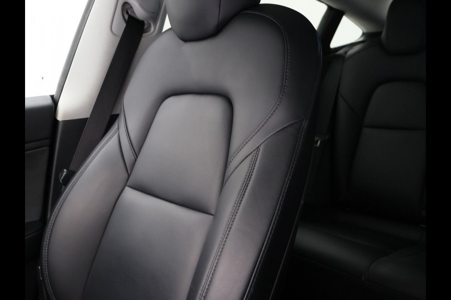 Tesla Model 3 LONG RANGE AWD 75 kWh + CARBON DASHBOARDINLEG | ZWART LEDER | STOELVERW. V+A
