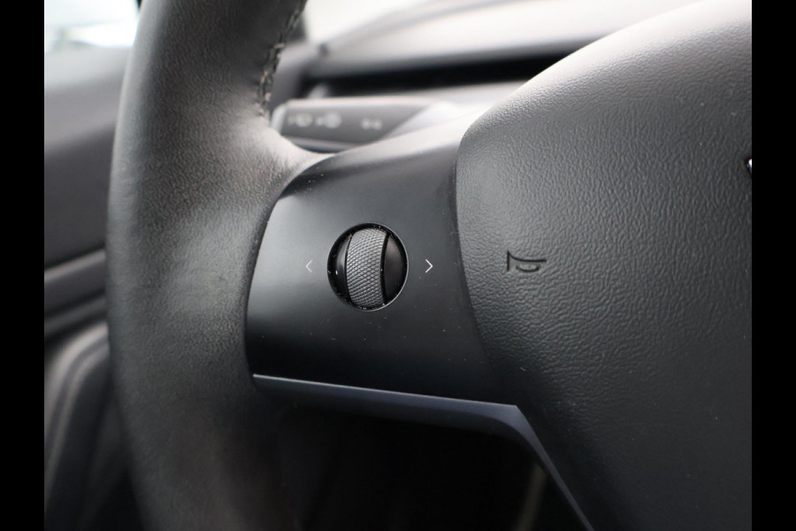 Tesla Model 3 LONG RANGE AWD 75 kWh + CARBON DASHBOARDINLEG | ZWART LEDER | STOELVERW. V+A