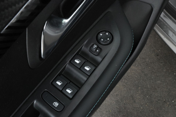 Peugeot 208 1.2 PureTech Allure Pack Apple carplay, climate