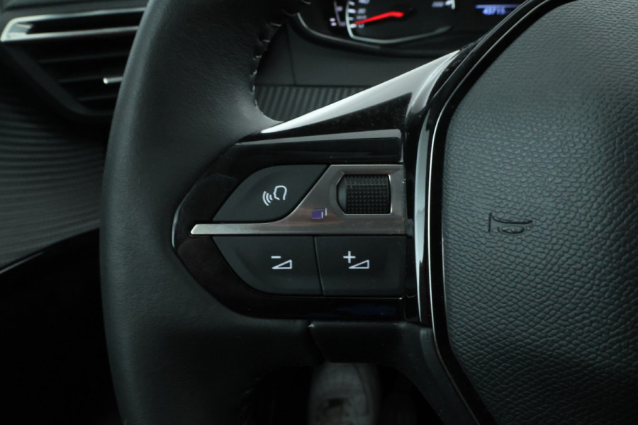 Peugeot 208 1.2 PureTech Allure Pack Apple carplay, climate