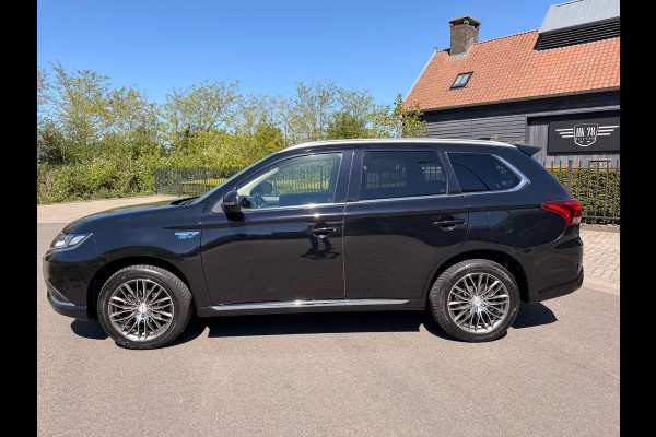 Mitsubishi Outlander 2.4 PHEV 240PK AWD PURE PLUG IN HYBRIDE CAMERA CARPLAY LED-XENON