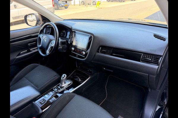 Mitsubishi Outlander 2.4 PHEV 240PK AWD PURE PLUG IN HYBRIDE CAMERA CARPLAY LED-XENON
