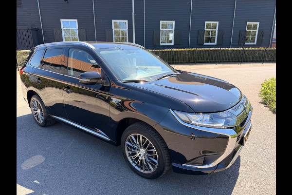 Mitsubishi Outlander 2.4 PHEV 240PK AWD PURE PLUG IN HYBRIDE CAMERA CARPLAY LED-XENON