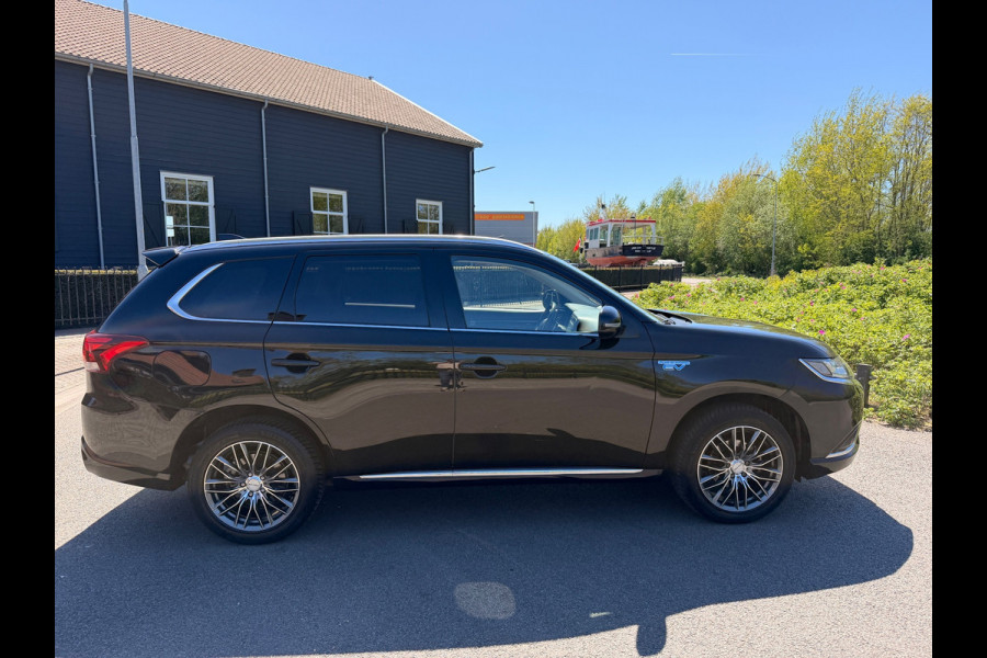 Mitsubishi Outlander 2.4 PHEV 240PK AWD PURE PLUG IN HYBRIDE CAMERA CARPLAY LED-XENON