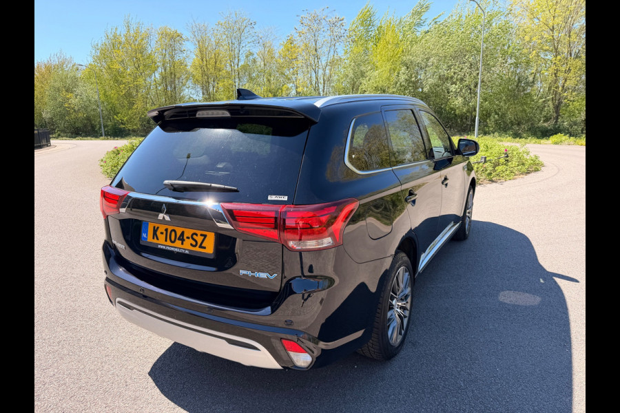 Mitsubishi Outlander 2.4 PHEV 240PK AWD PURE PLUG IN HYBRIDE CAMERA CARPLAY LED-XENON