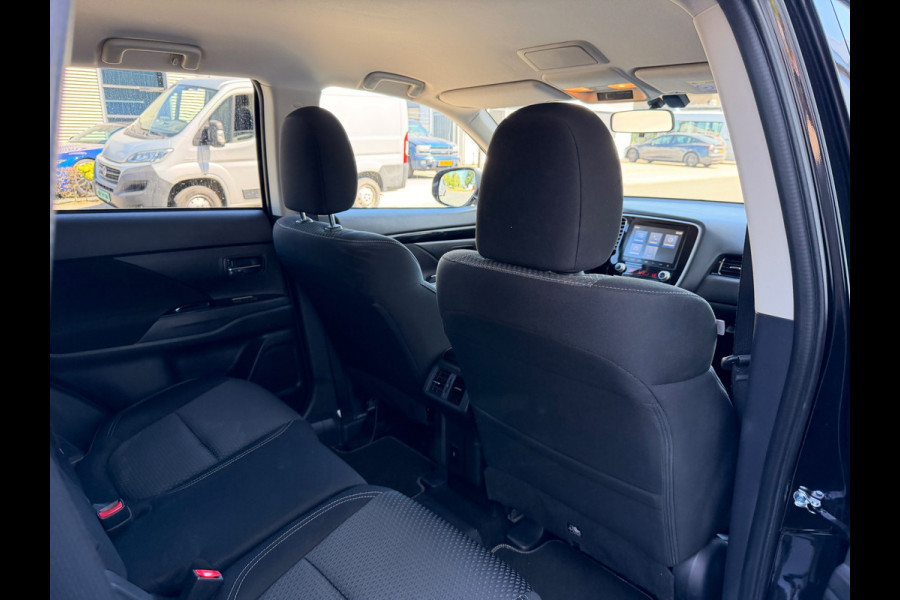 Mitsubishi Outlander 2.4 PHEV 240PK AWD PURE PLUG IN HYBRIDE CAMERA CARPLAY LED-XENON