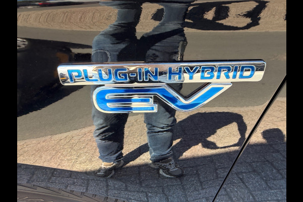 Mitsubishi Outlander 2.4 PHEV 240PK AWD PURE PLUG IN HYBRIDE CAMERA CARPLAY LED-XENON