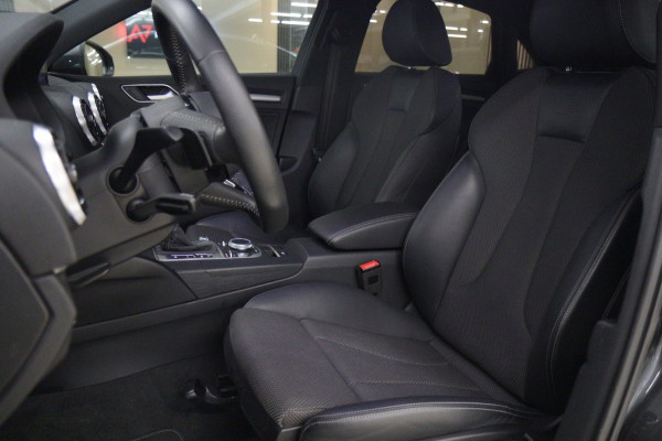 Audi A3 Limousine 35 TFSI 3X S-LINE PANO/CARPLAY/NAVI/STOELMASSAGE/TREKH/VOL