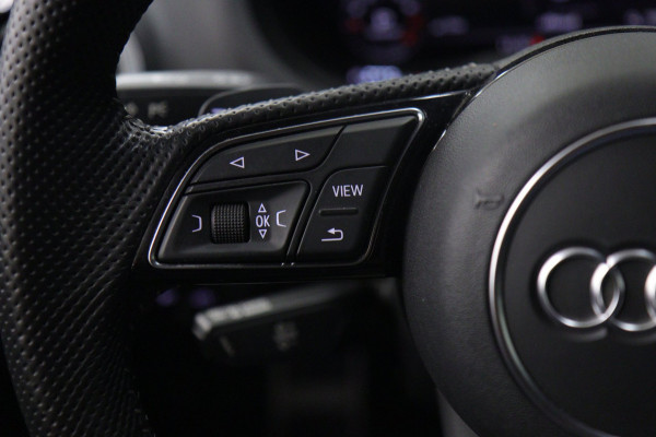 Audi A3 Limousine 35 TFSI 3X S-LINE PANO/CARPLAY/NAVI/STOELMASSAGE/TREKH/VOL