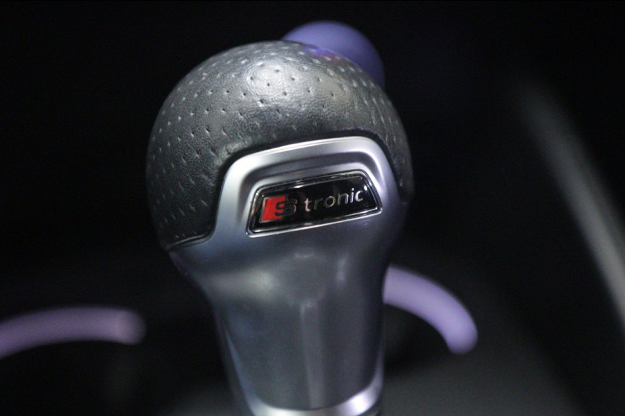 Audi A3 Limousine 35 TFSI 3X S-LINE PANO/CARPLAY/NAVI/STOELMASSAGE/TREKH/VOL