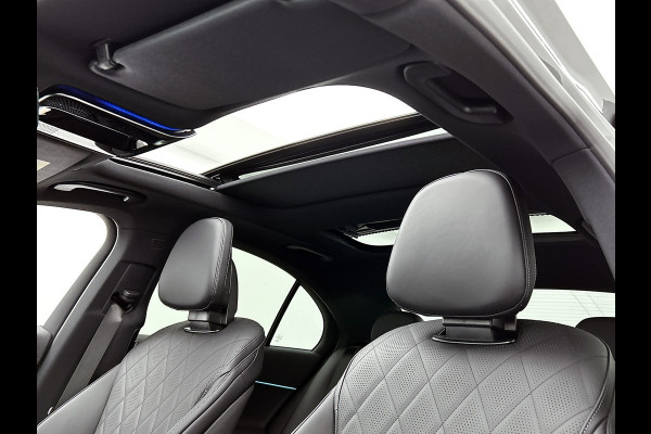 Mercedes-Benz E-Klasse 300 e Sport Edition | Premium Plus pakket | Winterpakket | Nightpakket | Leder pakket | Techniekpakket | Rijassistentiepakket Plus | Trekhaak | 20-inch AMG multi-spaak velgen | Smartphone integratie | Panoramaschuifdak |